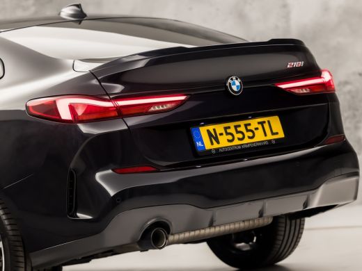 BMW 2 Serie 218 M Sport Automaat (M PAKKET, KUIPSTOELEN, 1e EIGENAAR, APPLE CARPLAY, GROOT NAVI, GETINT GLAS,... ActivLease financial lease