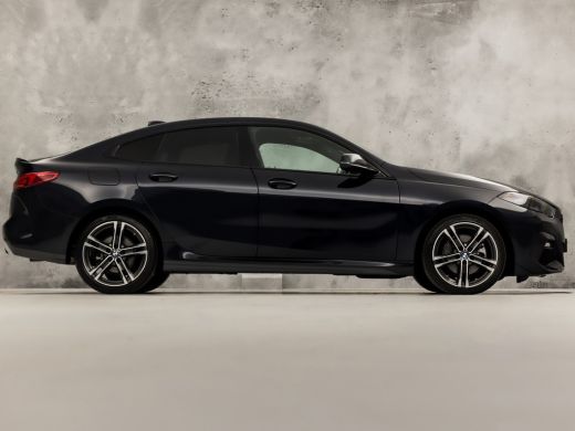 BMW 2 Serie 218 M Sport Automaat (M PAKKET, KUIPSTOELEN, 1e EIGENAAR, APPLE CARPLAY, GROOT NAVI, GETINT GLAS,... ActivLease financial lease