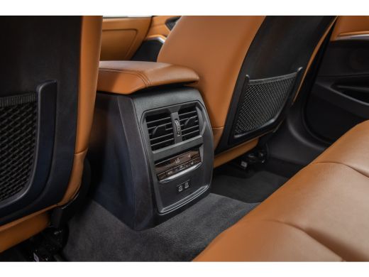 BMW 3 Serie Touring 330e eDrive Edition | leder | Stoelverwarming | Digitaal dashboard | Navigatie | Keyless ... ActivLease financial lease