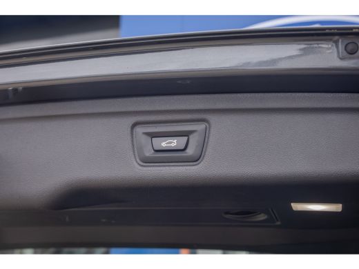 BMW 3 Serie Touring 330e eDrive Edition | leder | Stoelverwarming | Digitaal dashboard | Navigatie | Keyless ... ActivLease financial lease