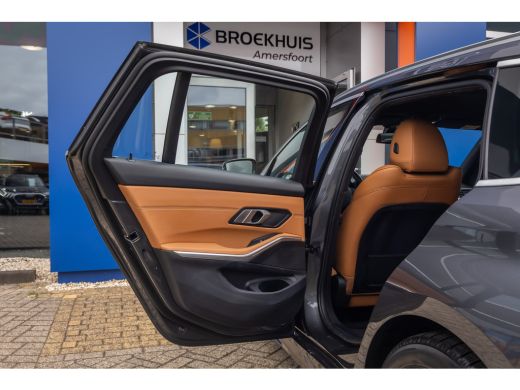 BMW 3 Serie Touring 330e eDrive Edition | leder | Stoelverwarming | Digitaal dashboard | Navigatie | Keyless ... ActivLease financial lease