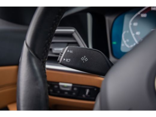 BMW 3 Serie Touring 330e eDrive Edition | leder | Stoelverwarming | Digitaal dashboard | Navigatie | Keyless ... ActivLease financial lease