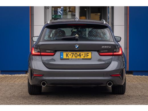 BMW 3 Serie Touring 330e eDrive Edition | leder | Stoelverwarming | Digitaal dashboard | Navigatie | Keyless ... ActivLease financial lease