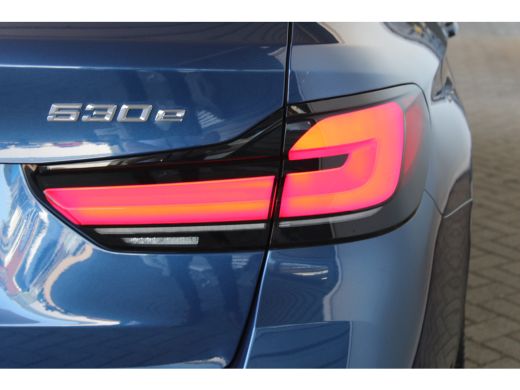 BMW 5 Serie Touring 530e xDrive High Executive | SOH 83% | Alcantara bekleding | Harman kardon audio | Apple ... ActivLease financial lease