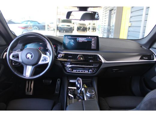 BMW 5 Serie Touring 530e xDrive High Executive | SOH 83% | Alcantara bekleding | Harman kardon audio | Apple ... ActivLease financial lease