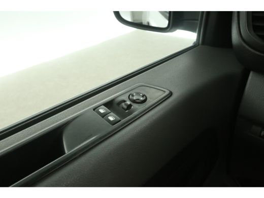Citroën &euml;-Jumpy Opel Vivaro-e 75 kWh L2H1 | Snelladen | SOH 88% | Airco | 3 Zits | Carplay | Cruise | Parkeersens. ActivLease financial lease