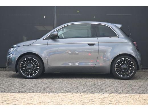 Fiat 500e La Prima 42 kWh 95%SOH! | Panoramadak | Incl. Winterset | JBL | Vol-Leder | Adaptive Cruise | Dea... ActivLease financial lease