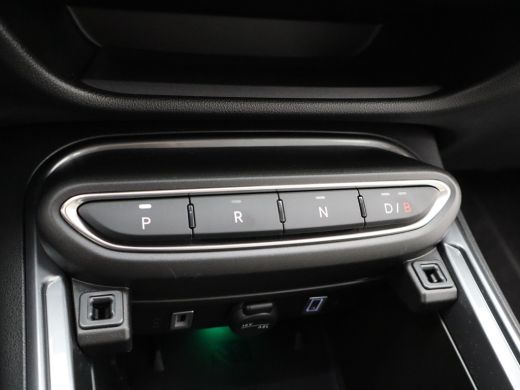 Fiat 600e La Prima 54 kWh | SOH 98% | Keyless | Dodehoekdetectie | Navi | Stoelverwarming | 18"LMV | Camera... ActivLease financial lease