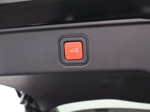 Fiat 600e La Prima 54 kWh | SOH 98% | Keyless | Dodehoekdetectie | Navi | Stoelverwarming | 18"LMV | Camera... ActivLease financial lease
