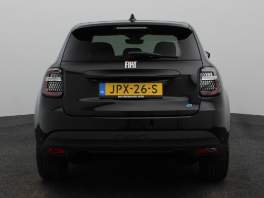 Fiat 600e La Prima 54 kWh | SOH 98% | Keyless | Dodehoekdetectie | Navi | Stoelverwarming | 18"LMV | Camera... ActivLease financial lease