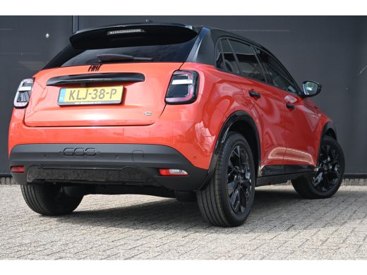 Fiat 600e Sport 54 kWh DEMO-DEAL! Tot 8 Jaar Garantie! | Massage | Alcantara | Elektr. Achterklep | Adaptiv... ActivLease financial lease
