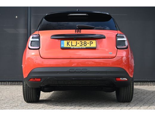 Fiat 600e Sport 54 kWh DEMO-DEAL! Tot 8 Jaar Garantie! | Massage | Alcantara | Elektr. Achterklep | Adaptiv... ActivLease financial lease