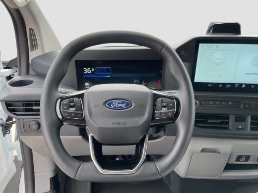 Ford E-Transit 320 L1H1 Limited 71 kWh | Cruise Control | Camera | CarPlay | Bluetooth | ActivLease financial lease