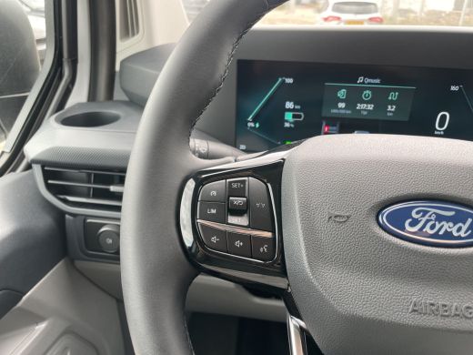 Ford E-Transit 320 L1H1 Limited 71 kWh | Cruise Control | Camera | CarPlay | Bluetooth | ActivLease financial lease