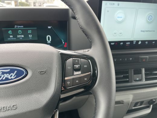 Ford E-Transit 320 L1H1 Limited 71 kWh | Cruise Control | Camera | CarPlay | Bluetooth | ActivLease financial lease
