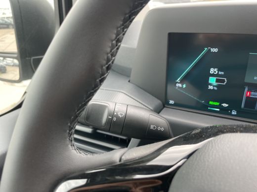 Ford E-Transit 320 L1H1 Limited 71 kWh | Cruise Control | Camera | CarPlay | Bluetooth | ActivLease financial lease