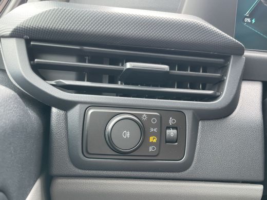 Ford E-Transit 320 L1H1 Limited 71 kWh | Cruise Control | Camera | CarPlay | Bluetooth | ActivLease financial lease