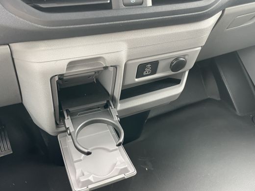 Ford E-Transit 320 L1H1 Limited 71 kWh | Cruise Control | Camera | CarPlay | Bluetooth | ActivLease financial lease