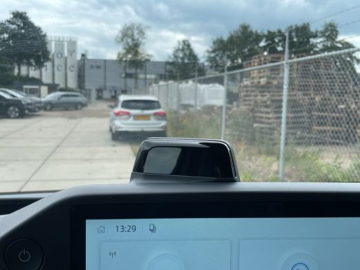 Ford E-Transit 320 L1H1 Limited 71 kWh | Cruise Control | Camera | CarPlay | Bluetooth | ActivLease financial lease
