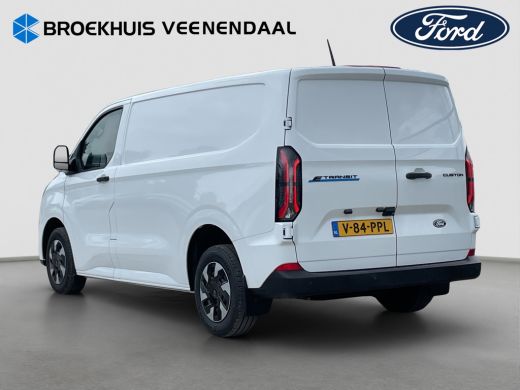 Ford E-Transit 320 L1H1 Limited 71 kWh | Cruise Control | Camera | CarPlay | Bluetooth | ActivLease financial lease