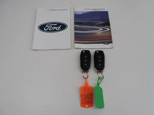 Ford Fiesta 1.0 EcoBoost Hybrid Titanium | Cruise control | Park assist | Climate control | Navigatie | Carpl... ActivLease financial lease