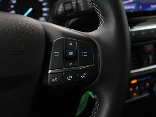 Ford Fiesta 1.0 EcoBoost Hybrid Titanium | Cruise control | Park assist | Climate control | Navigatie | Carpl... ActivLease financial lease