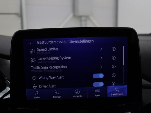 Ford Fiesta 1.0 EcoBoost Hybrid Titanium | Cruise control | Park assist | Climate control | Navigatie | Carpl... ActivLease financial lease