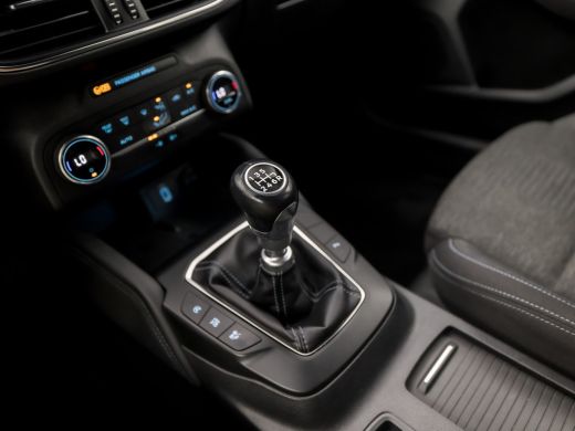 Ford Focus 1.0 EcoBoost Hybrid Active X 155Pk (VIRTUAL COCKPIT, APPLE CARPLAY, CAMERA, ZWART HEMEL, SPORTSTO... ActivLease financial lease