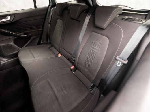 Ford Focus 1.0 EcoBoost Hybrid Active X 155Pk (VIRTUAL COCKPIT, APPLE CARPLAY, CAMERA, ZWART HEMEL, SPORTSTO... ActivLease financial lease