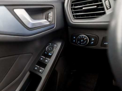 Ford Focus 1.0 EcoBoost Hybrid Active X 155Pk (VIRTUAL COCKPIT, APPLE CARPLAY, CAMERA, ZWART HEMEL, SPORTSTO... ActivLease financial lease