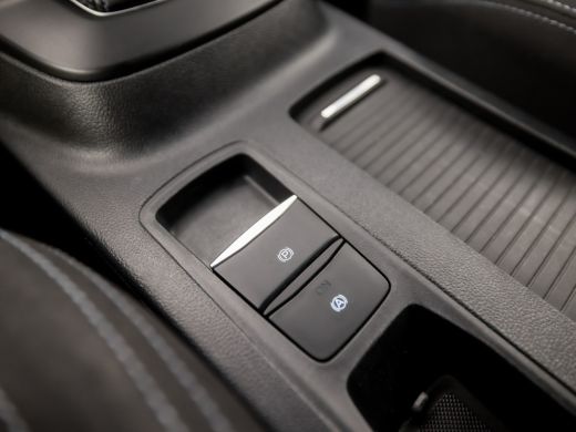 Ford Focus 1.0 EcoBoost Hybrid Active X 155Pk (VIRTUAL COCKPIT, APPLE CARPLAY, CAMERA, ZWART HEMEL, SPORTSTO... ActivLease financial lease