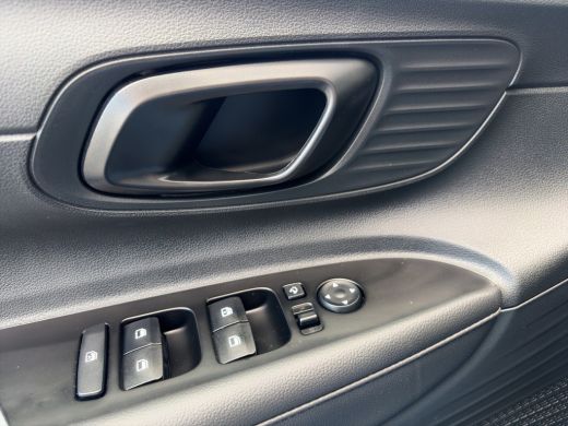Hyundai i20 1.0 T-GDI 100pk Comfort | Airco | Camera | Carplay | Cruise control | Dodehoek detectie | Navigat... ActivLease financial lease