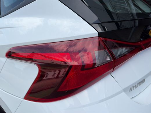 Hyundai i20 1.0 T-GDI 100pk Comfort | Airco | Camera | Carplay | Cruise control | Dodehoek detectie | Navigat... ActivLease financial lease