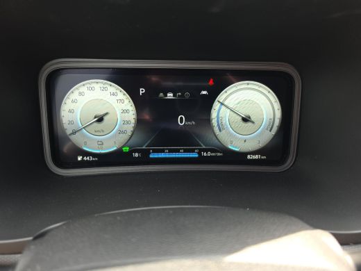 Hyundai Kona EV Fashion 64 kWh | 3 Fase | SOH 96,4 % | Navigatie | Rijklaaprijs! ActivLease financial lease