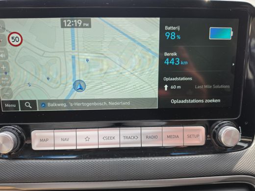 Hyundai Kona EV Fashion 64 kWh | 3 Fase | SOH 96,4 % | Navigatie | Rijklaaprijs! ActivLease financial lease