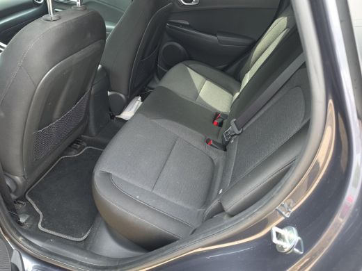 Hyundai Kona EV Fashion 64 kWh | 3 Fase | SOH 96,4 % | Navigatie | Rijklaaprijs! ActivLease financial lease