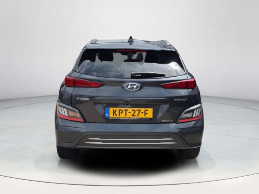 Hyundai Kona EV Fashion 64 kWh | 3 Fase | SOH 96,4 % | Navigatie | Rijklaaprijs! ActivLease financial lease