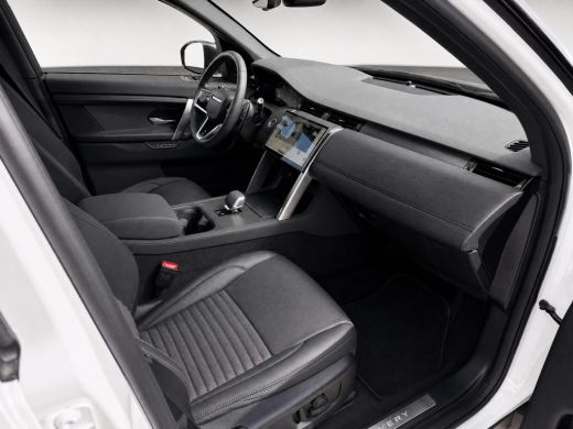 Land Rover Discovery Sport 1.5 P270e PHEV Dynamic SE | Panorama | 360gr camera | Geheel rijklaar incl. Garantie ActivLease financial lease