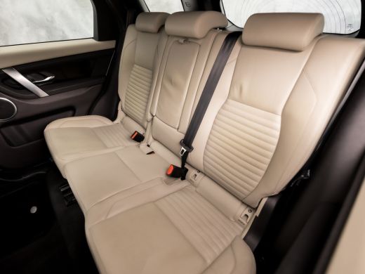 Land Rover Discovery Sport P300e 1.5 S 309Pk Automaat (APPLE CARPLAY, GROOT NAVI, 360 CAMERA, ZWART HEMEL, LEDER, ELEK SPORT... ActivLease financial lease