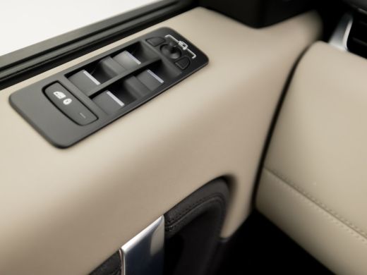 Land Rover Discovery Sport P300e 1.5 S 309Pk Automaat (APPLE CARPLAY, GROOT NAVI, 360 CAMERA, ZWART HEMEL, LEDER, ELEK SPORT... ActivLease financial lease