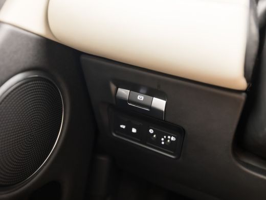 Land Rover Discovery Sport P300e 1.5 S 309Pk Automaat (APPLE CARPLAY, GROOT NAVI, 360 CAMERA, ZWART HEMEL, LEDER, ELEK SPORT... ActivLease financial lease