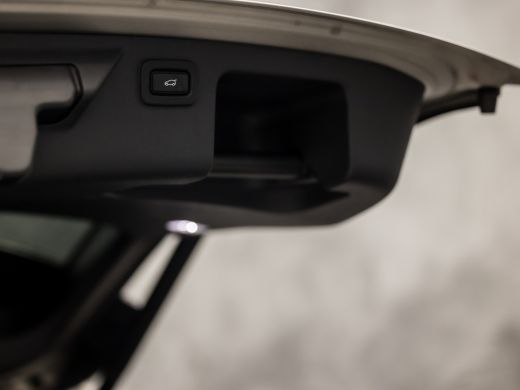 Land Rover Discovery Sport P300e 1.5 S 309Pk Automaat (APPLE CARPLAY, GROOT NAVI, 360 CAMERA, ZWART HEMEL, LEDER, ELEK SPORT... ActivLease financial lease