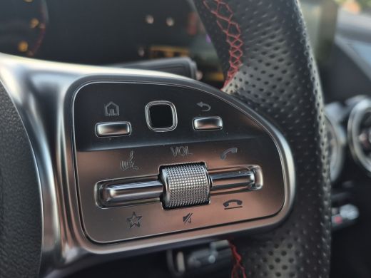 Mercedes-Benz GLA 200 Business Solution AMG | Elektrische inklapbare trekhaak | Stoelverwarming | Elektrische achte... ActivLease financial lease