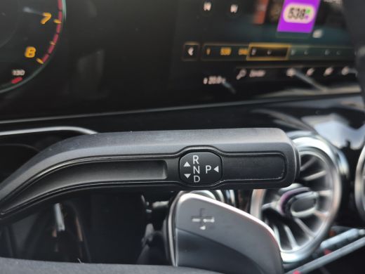 Mercedes-Benz GLA 200 Business Solution AMG | Elektrische inklapbare trekhaak | Stoelverwarming | Elektrische achte... ActivLease financial lease