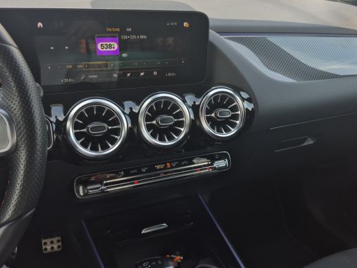 Mercedes-Benz GLA 200 Business Solution AMG | Elektrische inklapbare trekhaak | Stoelverwarming | Elektrische achte... ActivLease financial lease