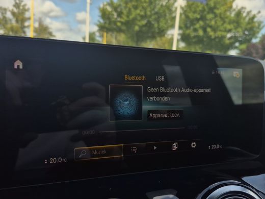 Mercedes-Benz GLA 200 Business Solution AMG | Elektrische inklapbare trekhaak | Stoelverwarming | Elektrische achte... ActivLease financial lease