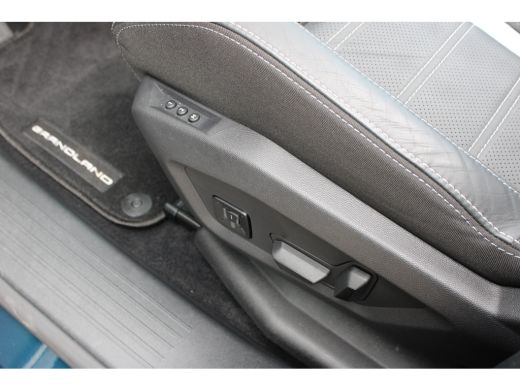 Opel Grandland 1.6 Turbo Plug-in-Hybrid GS | Panorama/schuifdak | Lederen bekleding | Massage | All season | 20 ... ActivLease financial lease