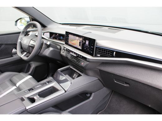 Opel Grandland 1.6 Turbo Plug-in-Hybrid GS | Panorama/schuifdak | Lederen bekleding | Massage | All season | 20 ... ActivLease financial lease