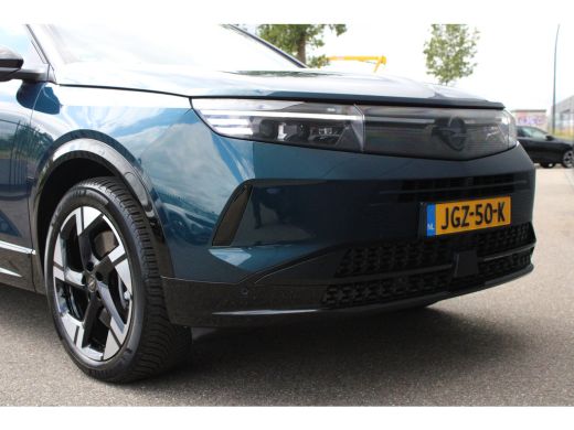 Opel Grandland 1.6 Turbo Plug-in-Hybrid GS | Panorama/schuifdak | Lederen bekleding | Massage | All season | 20 ... ActivLease financial lease