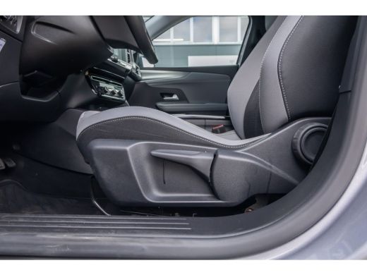Opel Mokka-e Level 3 50 kWh | Soh 100%! | Camera | Cruise control | Apple Carplay/Android Auto | Digitaal dash... ActivLease financial lease